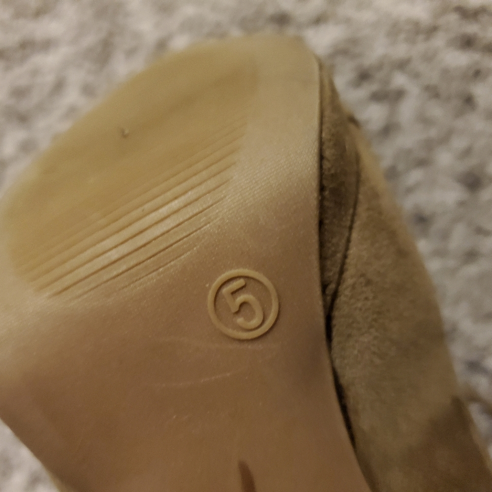 Boot - Picture 2 of 3